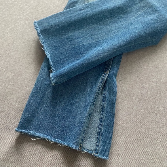 DL1961 high rise straight leg blue jeans. - Picture 5 of 12